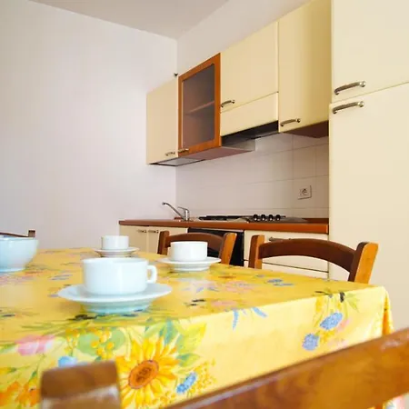 Apartment Lampara